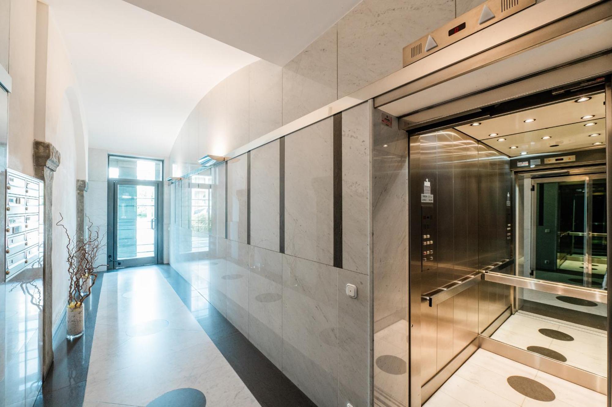 P&P Luxury Apartment Бергамо Екстер'єр фото